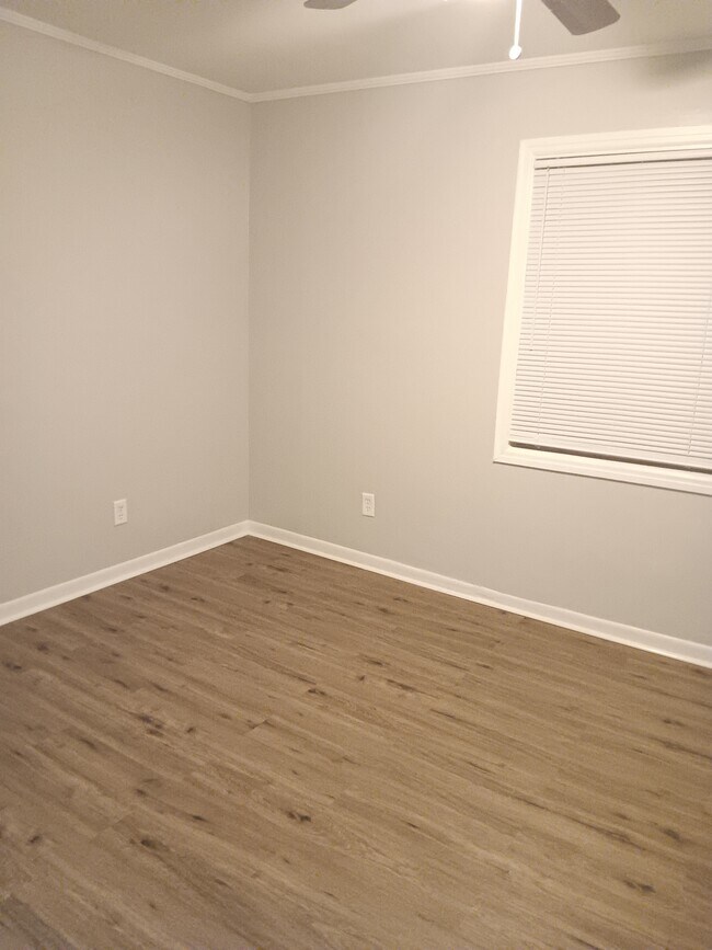 Foto del edificio - 823 Haynes St