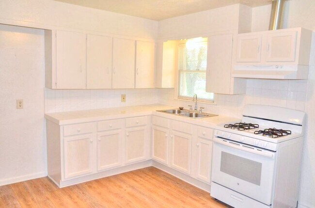 Foto del edificio - 7746 Colebrook Dr