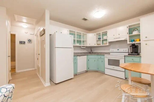 Foto del edificio - 1301 Redwood Ln