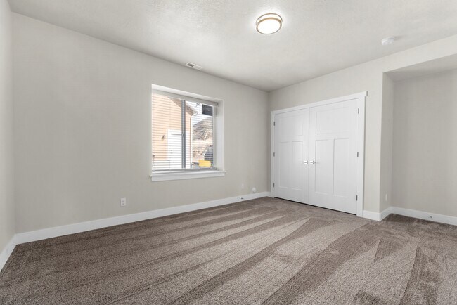 Bedroom 1 - 172 Angelous 960 E