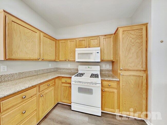 Foto del edificio - 9517 Summer Furnace St