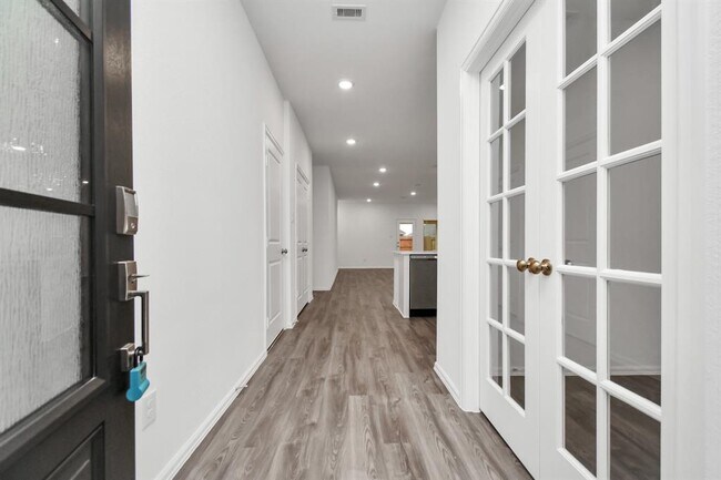 Building Photo - 5123 Winslow Grv Dr