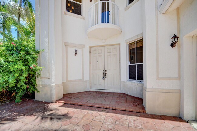 Building Photo - 10537 Galleria St
