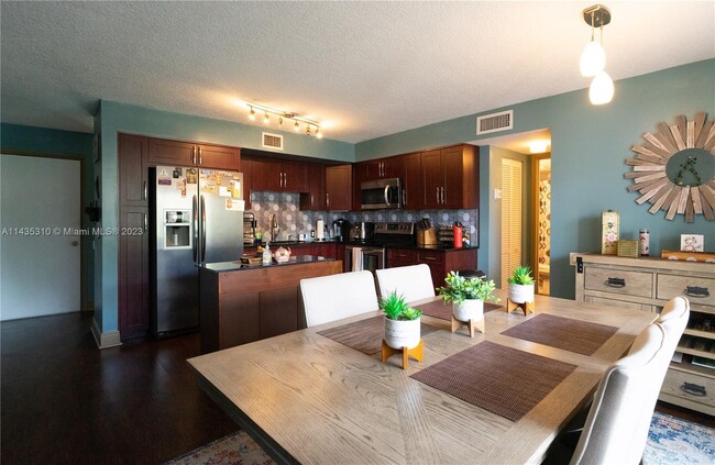 Foto del edificio - The Embarcadero