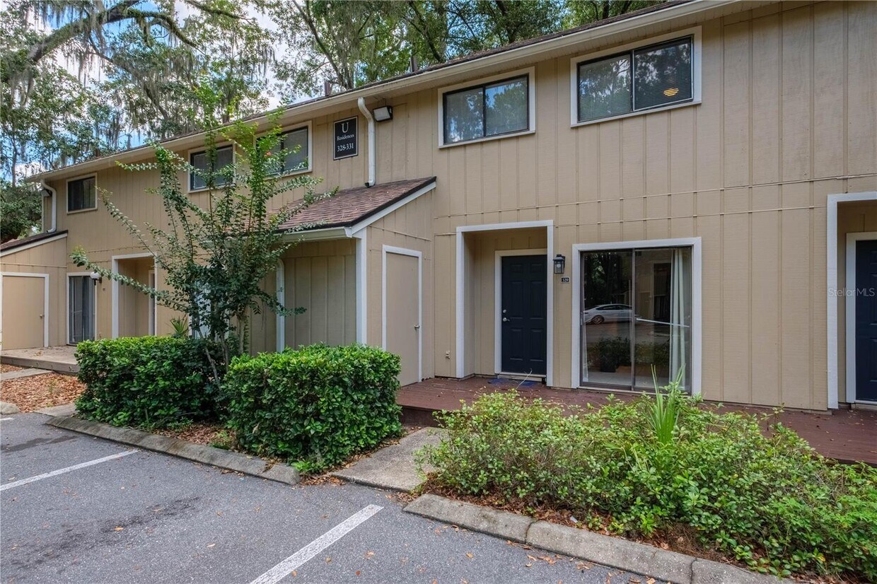 507 NW 39th Rd Unit 329, Gainesville, FL 32607 Condo for Rent in