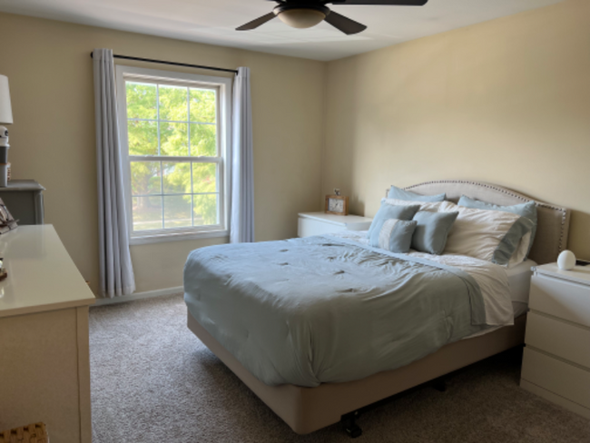 Foto del edificio - 279 Ashbury Ln W
