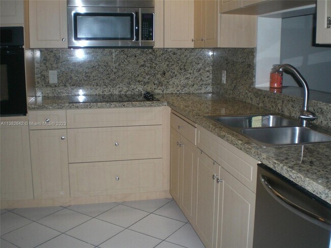 Building Photo - 1101 SW 128th Terrace