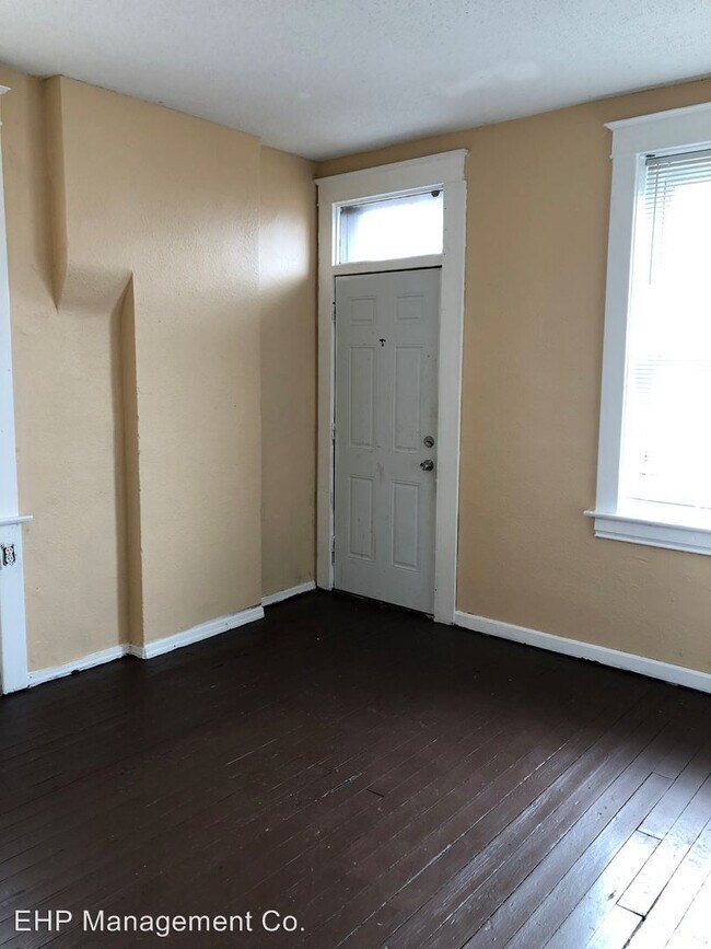 Building Photo - 3216 Chippewa St