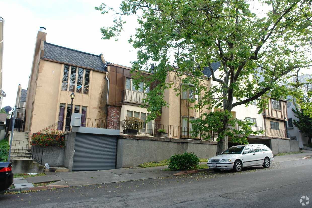 Primary Photo - Maison La Conte Apartments
