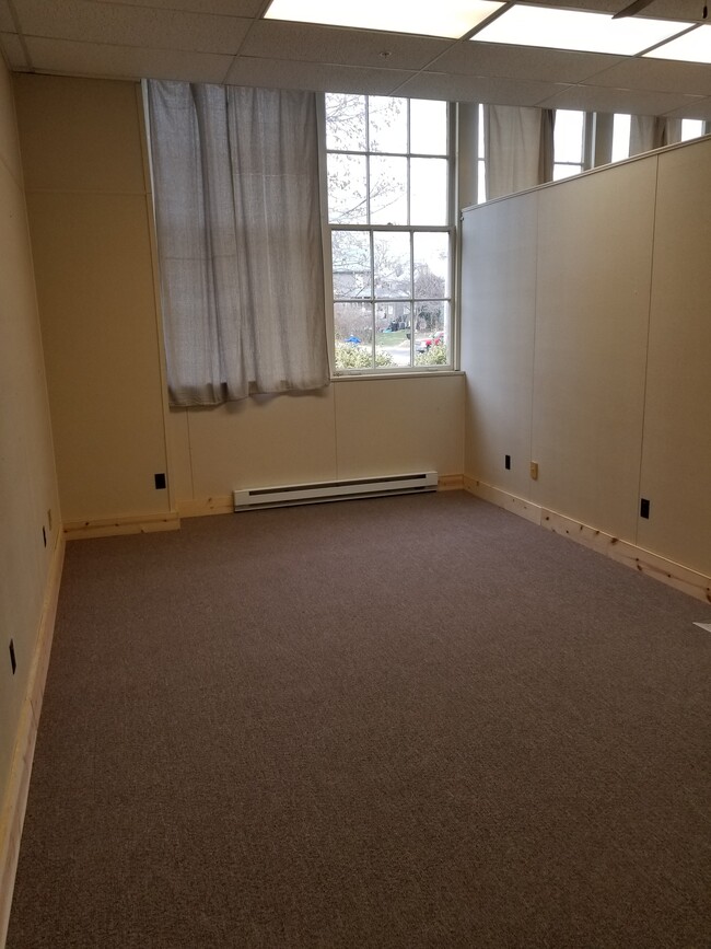Building Photo - 3455 Uniontown Rd