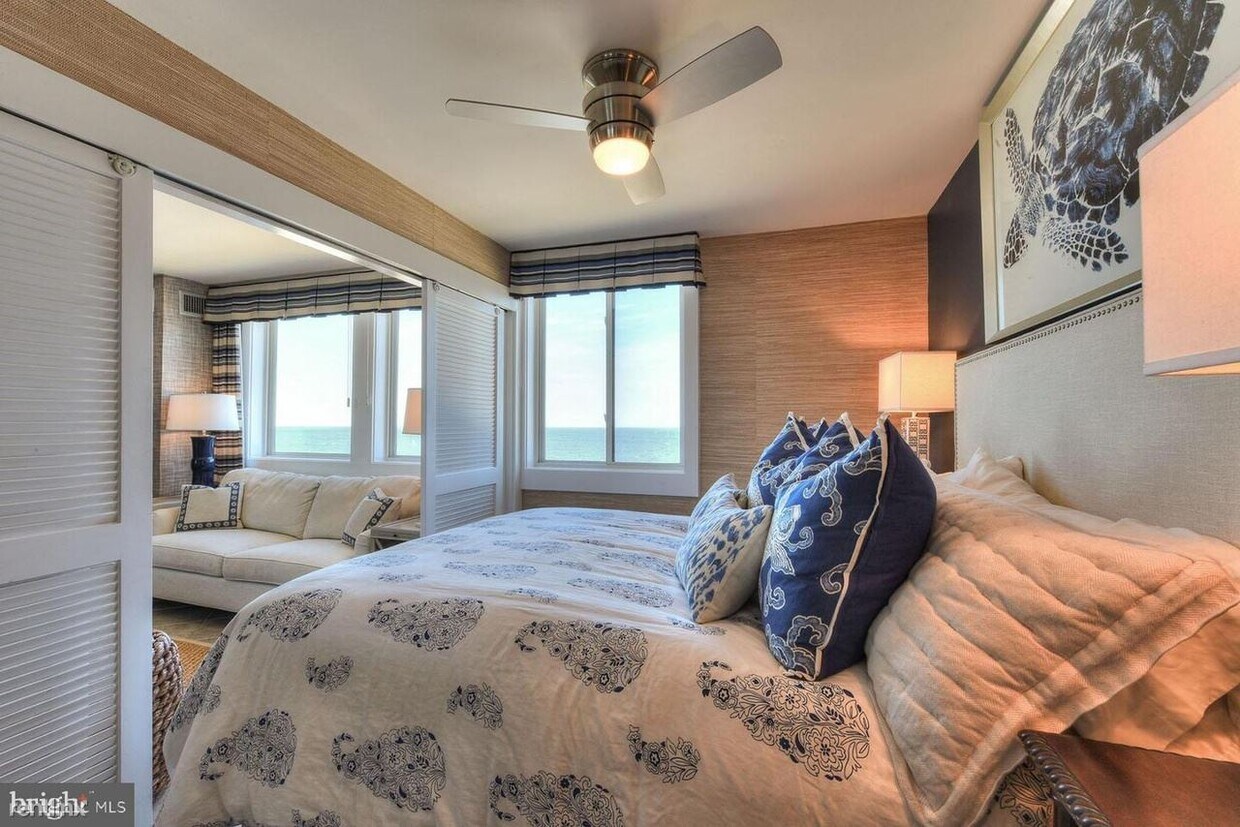 Foto principal - 1 br, 1 bath Condo - 1 Virginia Ave Unit 705