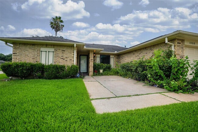 Foto del edificio - 1103 W Brompton Dr