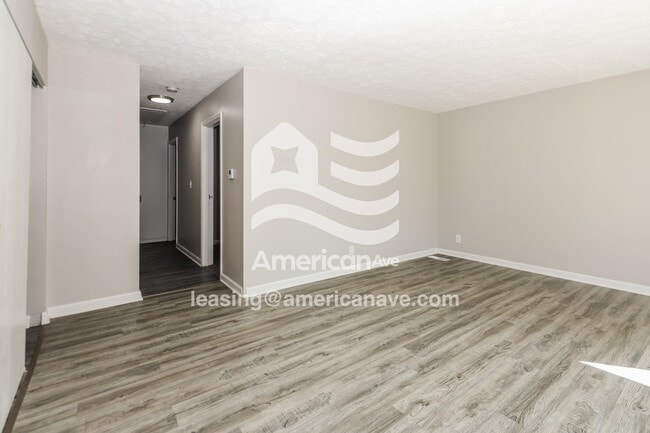Building Photo - 3907 Larkspur Dr