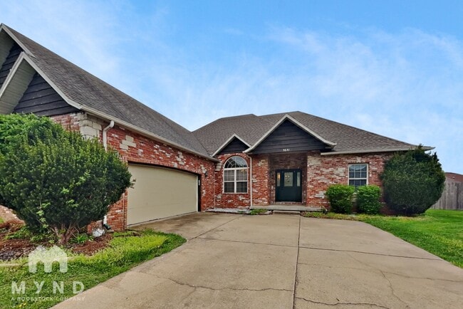 Building Photo - 5651 N 13th Ave