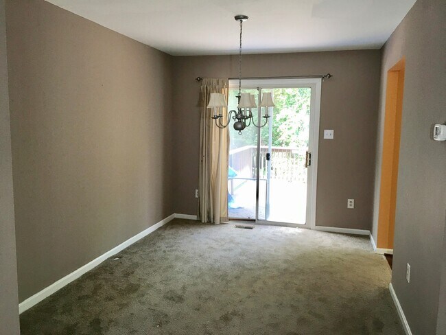 Foto del edificio - Charming 3 Bedroom/2.5 Bathroom Home in Owing Mills, MD!