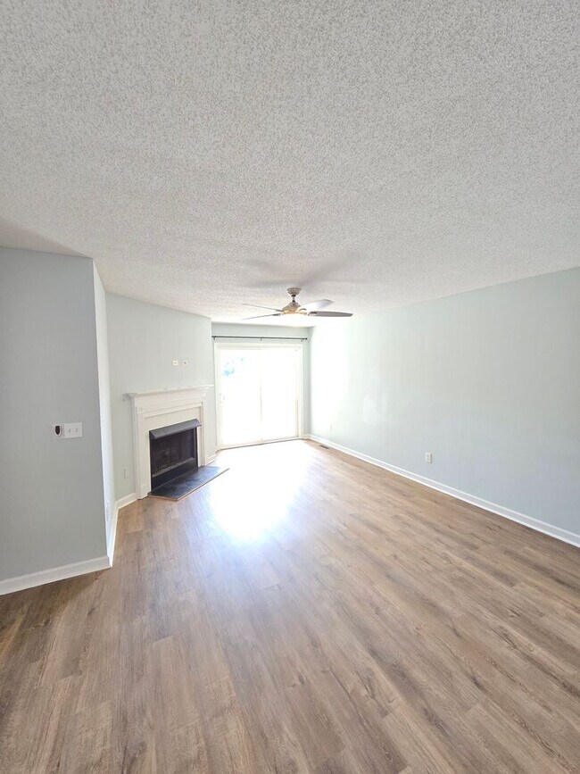 Building Photo - LAKESIDE VILLAGE - minutes to Wrightsville...