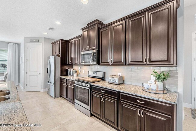 Foto del edificio - 7427 Bluemink Ln