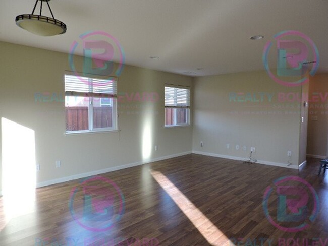 Building Photo - Stunning 4-Bedroom Home with Scenic Views ...