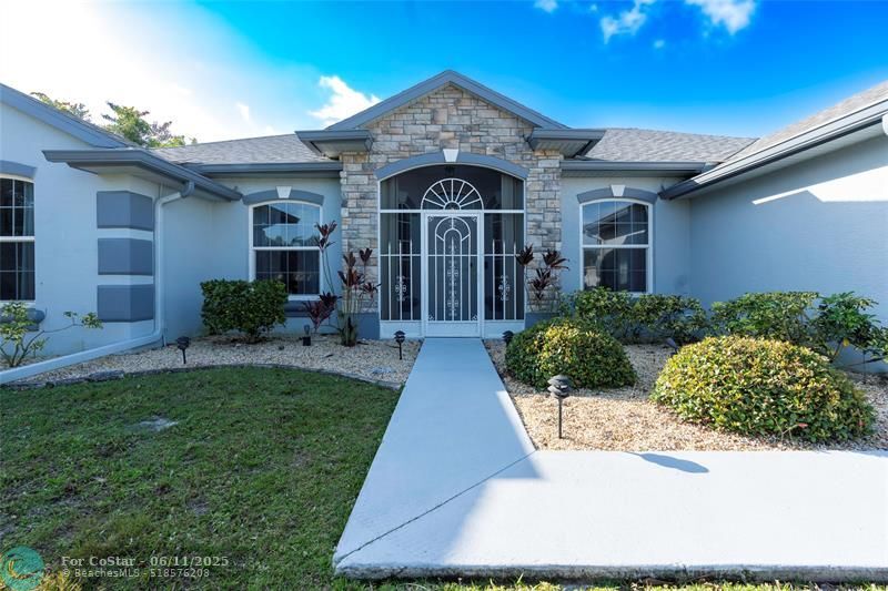 Foto principal - 1580 SW Santander Ave