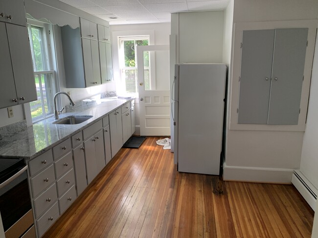 Building Photo - 62 E Church St