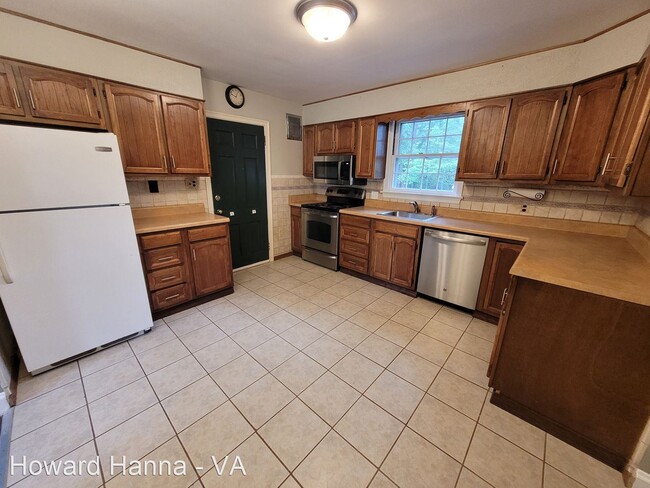 Building Photo - 4 br, 2.5 bath House - 5240 Riverwood Road