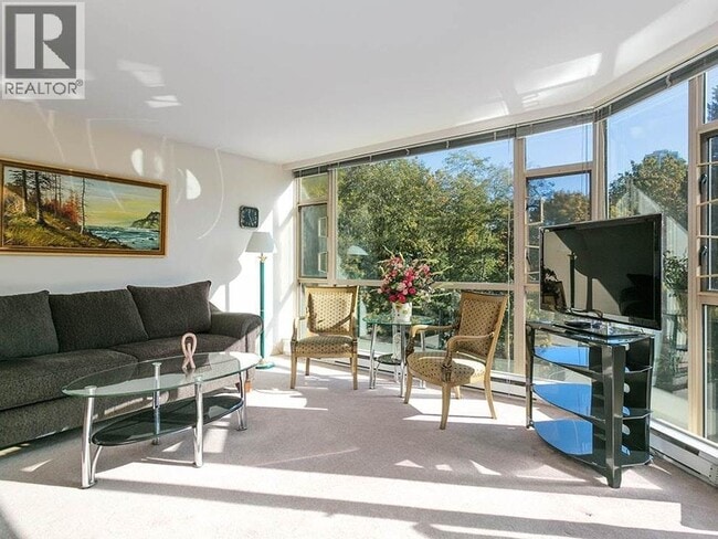 Photo du bâtiment - 1327 E Keith Rd