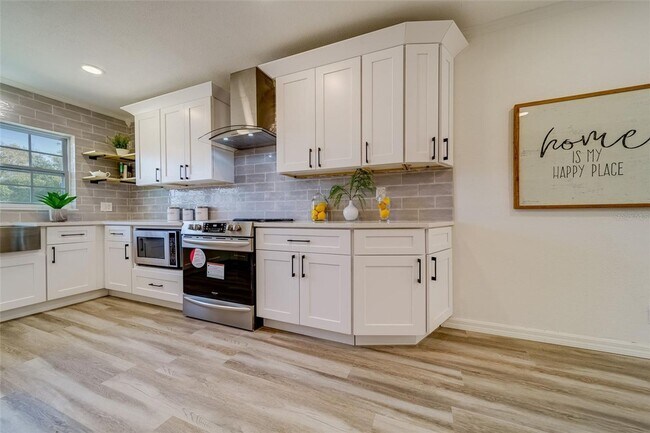 Foto del edificio - 10618 Orange Blossom Ln