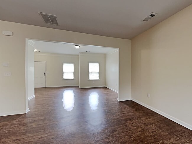 Building Photo - 3270 Franklin St