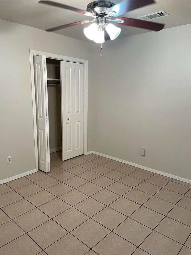 Foto del edificio - 534 Homewood Pl