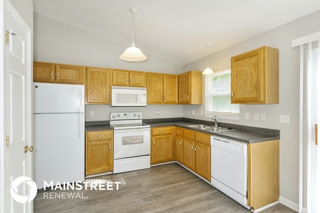 Building Photo - 839 Memory Ln