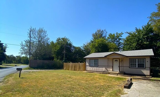 Building Photo - Spacious 2 Bed 1 Bath in Norman, OK