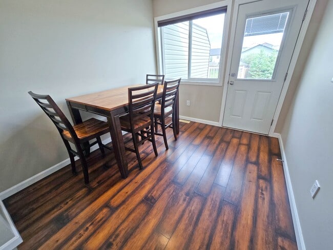 Building Photo - 8407-8488 88 St