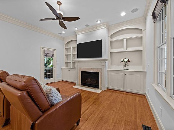 Building Photo - Build Equity While Leasing - Lease and Own...