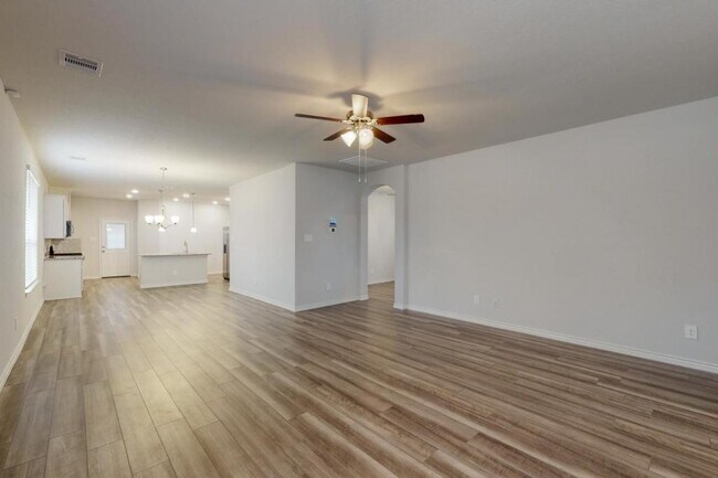 Building Photo - 825 Mineral Wells Ln
