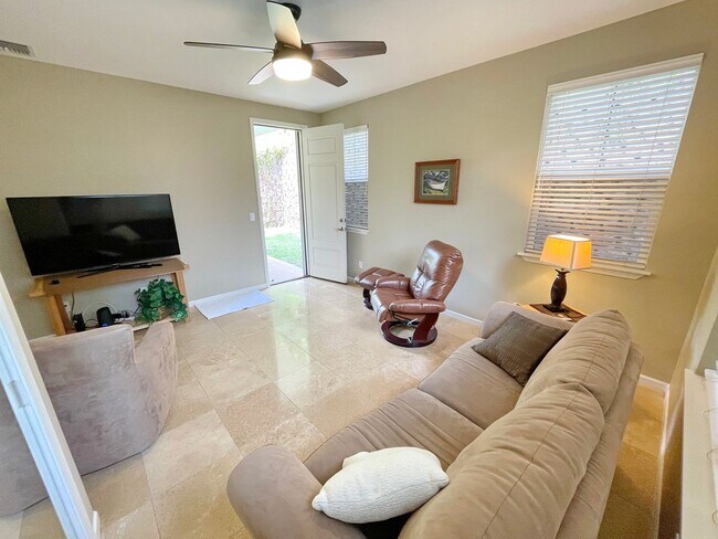 Foto del edificio - Elegant 1-Bedroom Retreat in Prestigious South Maui Neighborhood w/ Utilities Included – Availabl...