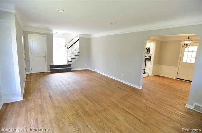 Building Photo - 371 Moross Rd