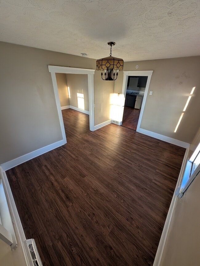 Building Photo - 218 Winckles St