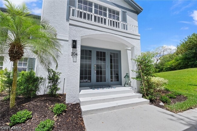 Building Photo - 818 Tanbark Dr