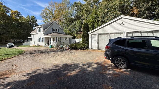 Foto del edificio - Conventional Style 3 BR Single Family Home...