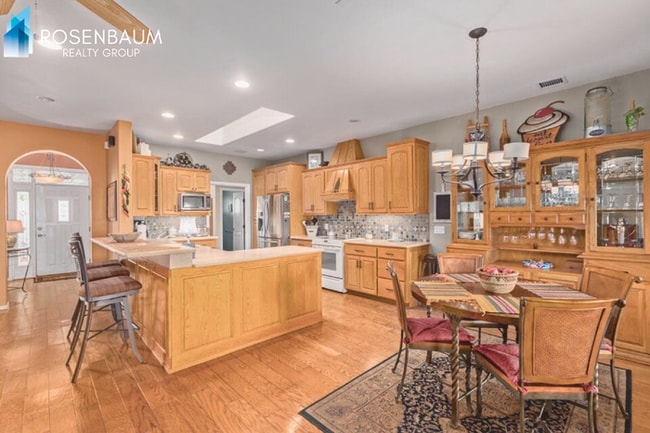 Building Photo - 15310 S Kline Pl