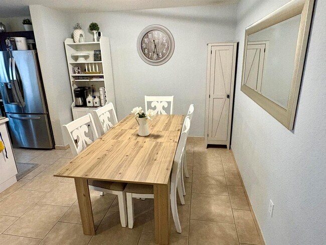 Foto del edificio - 4901 Palm Garden Ln