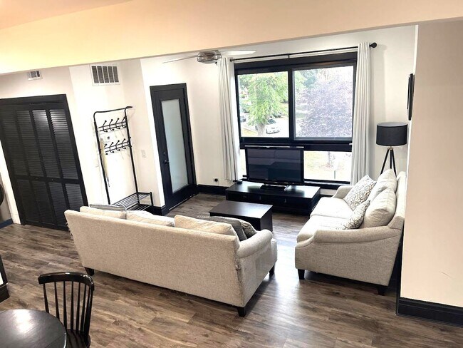 Foto del edificio - 4728 N Kennicott Ave