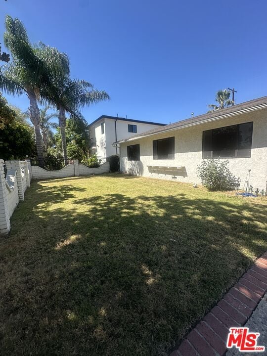 Building Photo - 7359 Amestoy Ave