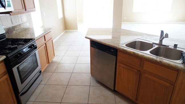 Building Photo - BEAUTIFUL 3 BEDROOM CONDO IN THE STETSON R...