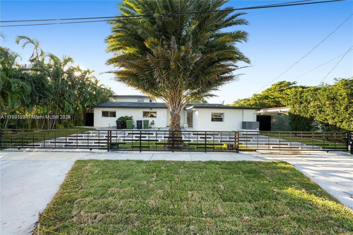 Foto principal - 12940 Auralia Rd
