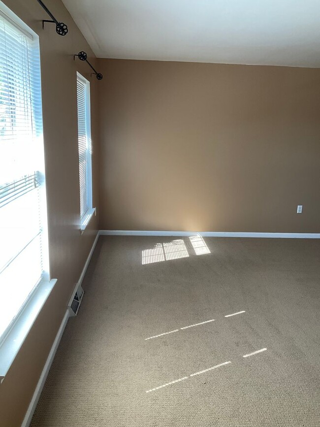 Building Photo - 310 Wild Cherry Ln