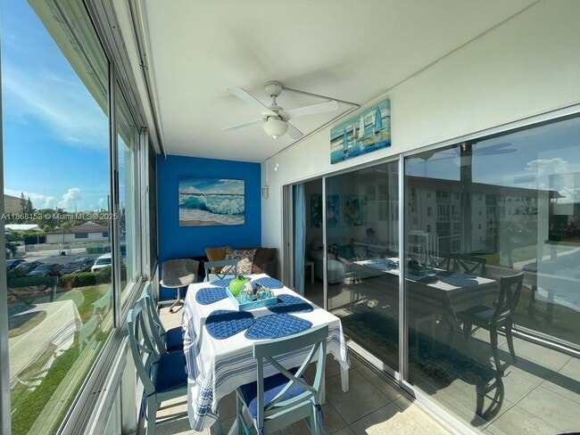 Foto del edificio - 2936 Lake Shore Dr