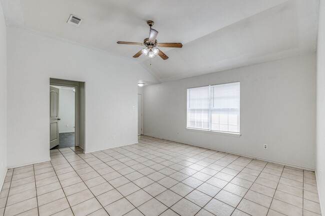 Foto del edificio - 1714 Tina Marie Rd