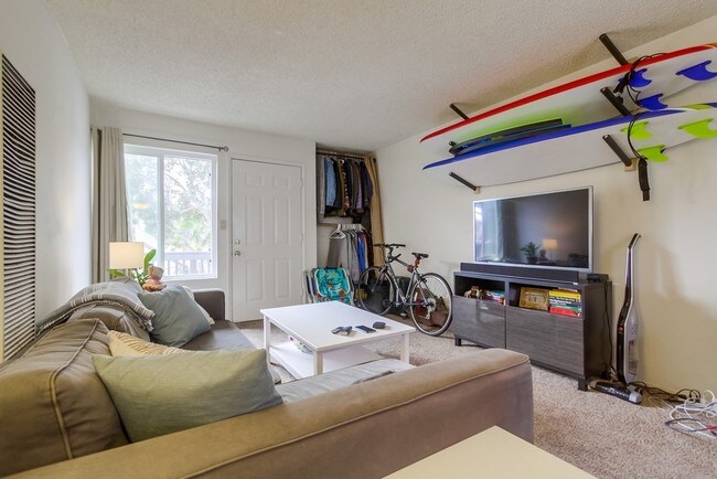 Building Photo - 801-807 Coronado Ct