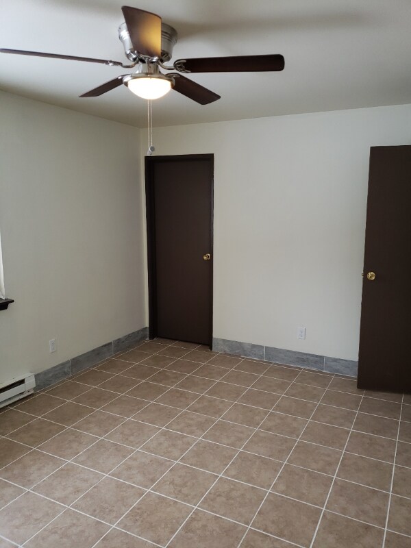 Foto del edificio - 8835 N Swan Rd